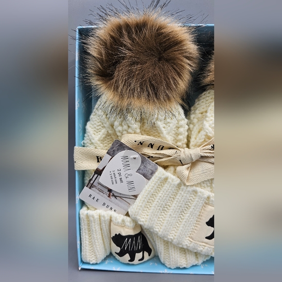 Rae Dunn "MAMA & MINI" Beanie Hat Set With Pom Pom in Ivory Christmas - Picture 2 of 6